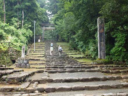 ��P�̒��������̐Βi